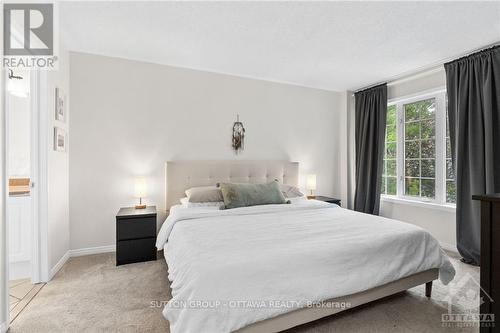 77 Daventry Crescent, Ottawa, ON - Indoor Photo Showing Bedroom