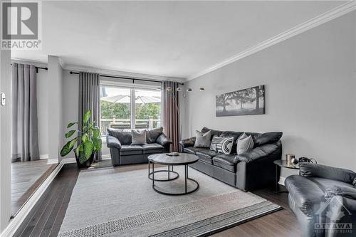 1441 Talcy Crescent, Ottawa, ON - Indoor Photo Showing Living Room