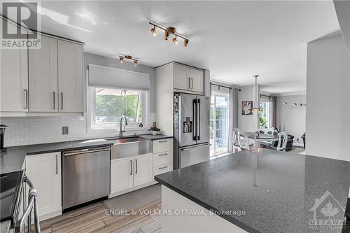 1441 Talcy Crescent, Ottawa, ON - Indoor Photo Showing Kitchen With Stainless Steel Kitchen With Upgraded Kitchen