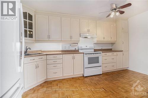 1110 - 1505 Baseline Road, Ottawa, ON - Indoor Photo Showing Kitchen