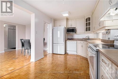 1110 - 1505 Baseline Road, Ottawa, ON - Indoor Photo Showing Kitchen