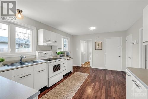 1249 Morrison Drive, Ottawa, ON - Indoor Photo Showing Kitchen With Double Sink