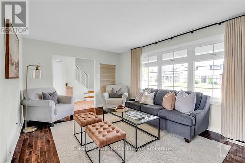 1249 Morrison Drive, Ottawa, ON - Indoor Photo Showing Living Room