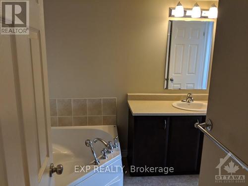 780 Lakeridge Drive, Ottawa, ON - Indoor Photo Showing Bathroom