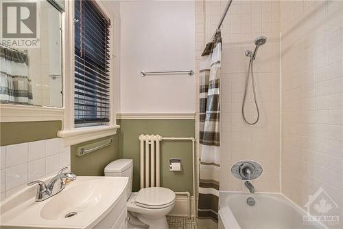 220 Powell Avenue Unit#3, Ottawa, ON - Indoor Photo Showing Bathroom