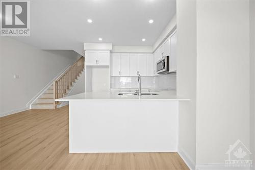 131 Succession Court, Stittsville, ON - Indoor Photo Showing Kitchen