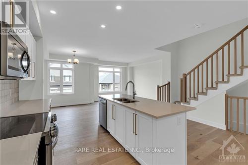 609 Knotridge Street, Ottawa, ON - Indoor Photo Showing Kitchen With Double Sink