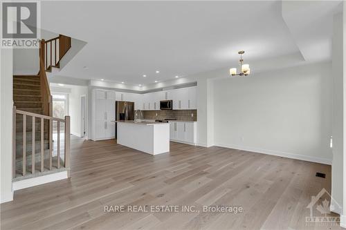 609 Knotridge Street, Ottawa, ON - Indoor Photo Showing Kitchen