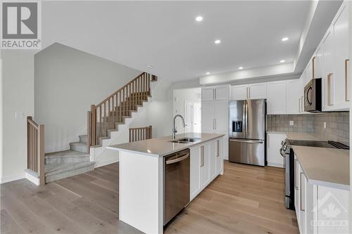 609 Knotridge Street, Ottawa, ON - Indoor Photo Showing Kitchen With Stainless Steel Kitchen With Upgraded Kitchen