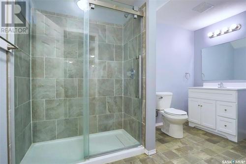 439 Wascana Street, Regina, SK - Indoor Photo Showing Bathroom