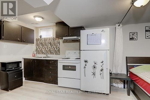 65 Trevino Circle, Barrie, ON - Indoor Photo Showing Kitchen