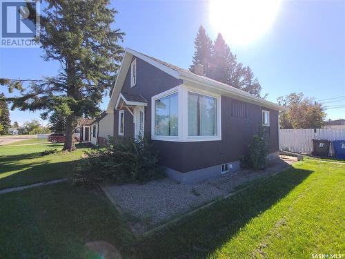 373 7Th Avenue W, Melville, SK - Outdoor