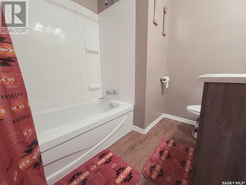 373 7Th Avenue W, Melville, SK - Indoor Photo Showing Bathroom