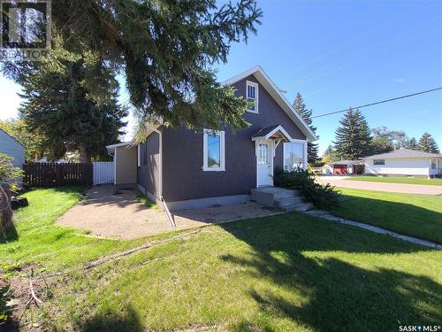 373 7Th Avenue W, Melville, SK - Outdoor