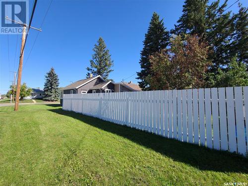 373 7Th Avenue W, Melville, SK - Outdoor