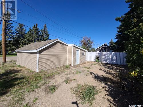 373 7Th Avenue W, Melville, SK - Outdoor