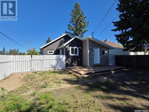 373 7Th Avenue W, Melville, SK - Outdoor