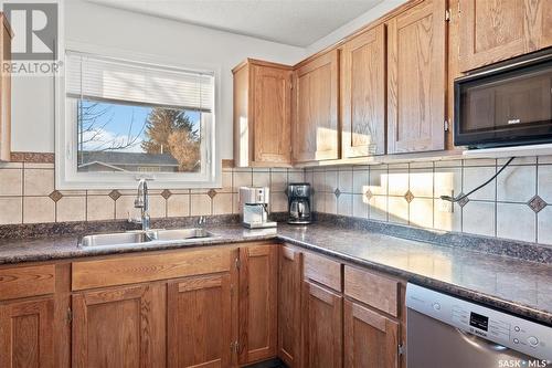 262 Nesbitt Crescent, Saskatoon, SK - Indoor Photo Showing Kitchen With Double Sink