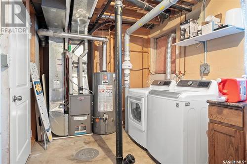 262 Nesbitt Crescent, Saskatoon, SK - Indoor Photo Showing Laundry Room