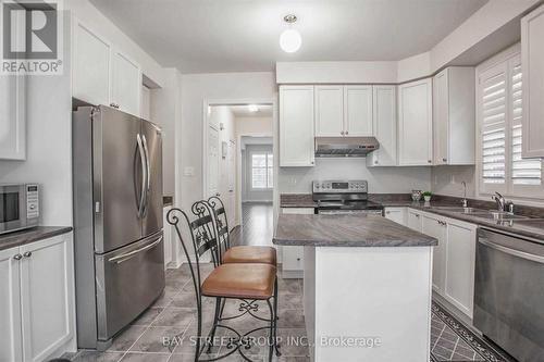 133 Dundas Way, Markham, ON - Indoor Photo Showing Kitchen With Double Sink