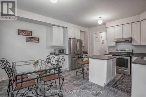 133 Dundas Way, Markham, ON - Indoor Photo Showing Kitchen