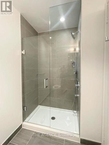 4807 - 950 Portage Parkway, Vaughan, ON - Indoor Photo Showing Bathroom