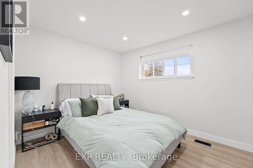 Main - 2 Patrick Drive, Aurora, ON - Indoor Photo Showing Bedroom