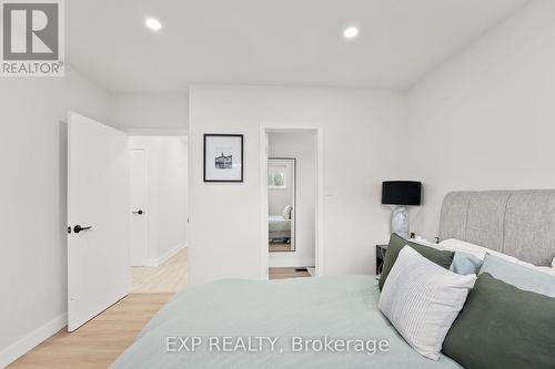 Main - 2 Patrick Drive, Aurora, ON - Indoor Photo Showing Bedroom