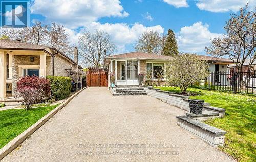 607 Green Meadow Crescent, Mississauga, ON - Outdoor