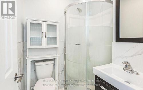 607 Green Meadow Crescent, Mississauga, ON - Indoor Photo Showing Bathroom