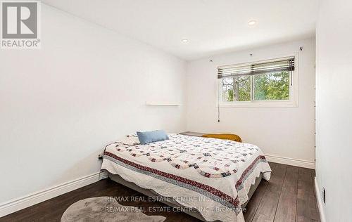 607 Green Meadow Crescent, Mississauga, ON - Indoor Photo Showing Bedroom