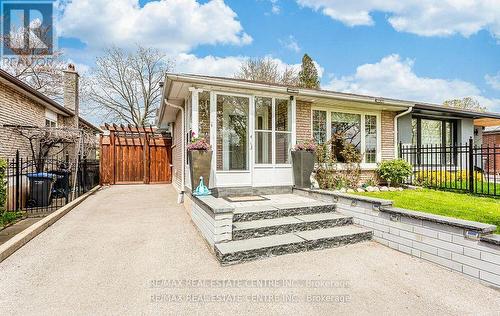 607 Green Meadow Crescent, Mississauga, ON - Outdoor