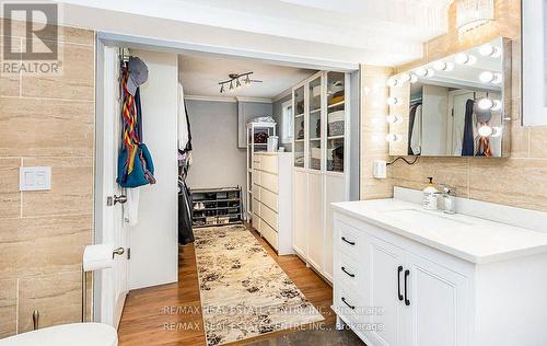 607 Green Meadow Crescent, Mississauga, ON - Indoor Photo Showing Bathroom