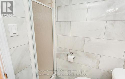 607 Green Meadow Crescent, Mississauga, ON - Indoor Photo Showing Bathroom