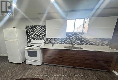 149 Brisdale Drive, Brampton, ON - Indoor Photo Showing Kitchen With Double Sink