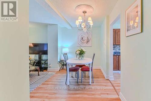 108 - 400 Mississauga Valley Boulevard, Mississauga, ON - Indoor Photo Showing Dining Room