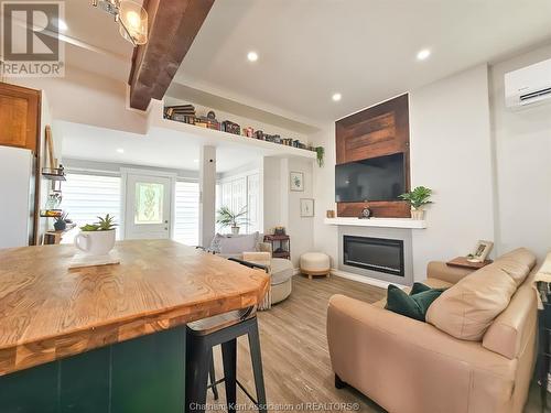 81 Sandys Street, Chatham, ON - Indoor Photo Showing Living Room With Fireplace