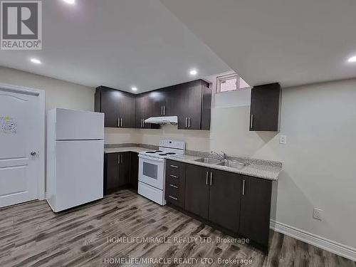 84 Brussels Avenue, Brampton, ON - Indoor Photo Showing Kitchen