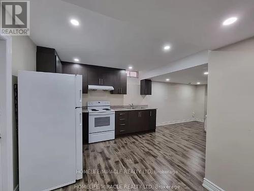 84 Brussels Avenue, Brampton, ON - Indoor Photo Showing Kitchen