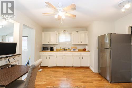 867 Langlois, Windsor, ON - Indoor Photo Showing Kitchen With Double Sink