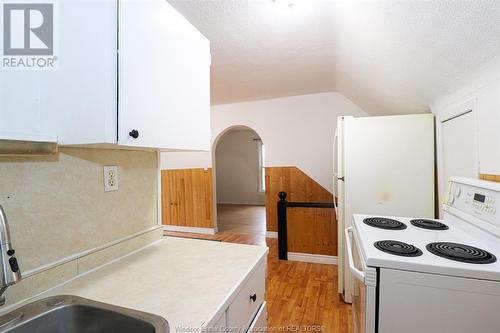 867 Langlois, Windsor, ON - Indoor Photo Showing Kitchen