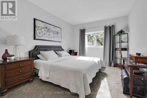 121 - 2025 Meadowgate Boulevard, London, ON - Indoor Photo Showing Bedroom