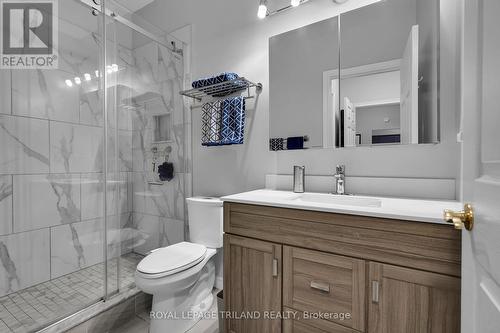 121 - 2025 Meadowgate Boulevard, London, ON - Indoor Photo Showing Bathroom