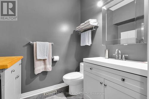 121 - 2025 Meadowgate Boulevard, London, ON - Indoor Photo Showing Bathroom