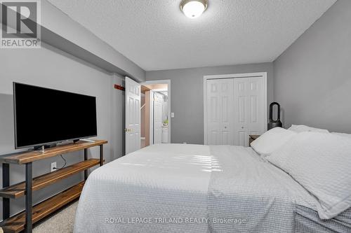 121 - 2025 Meadowgate Boulevard, London, ON - Indoor Photo Showing Bedroom