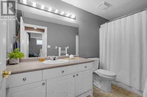 121 - 2025 Meadowgate Boulevard, London, ON - Indoor Photo Showing Bathroom