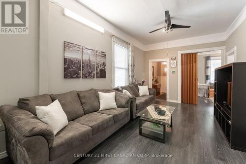 12 Adelaide Street S, London, ON - Indoor Photo Showing Living Room