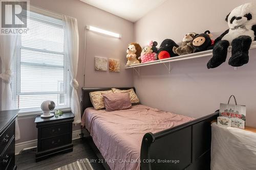 12 Adelaide Street S, London, ON - Indoor Photo Showing Bedroom