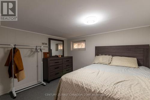 12 Adelaide Street S, London, ON - Indoor Photo Showing Bedroom