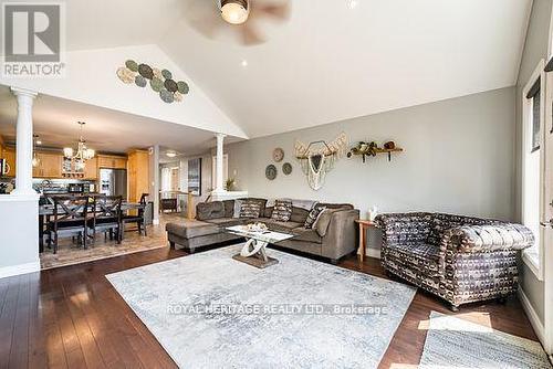 43 Mcdougall Drive, Belleville, ON - Indoor Photo Showing Living Room